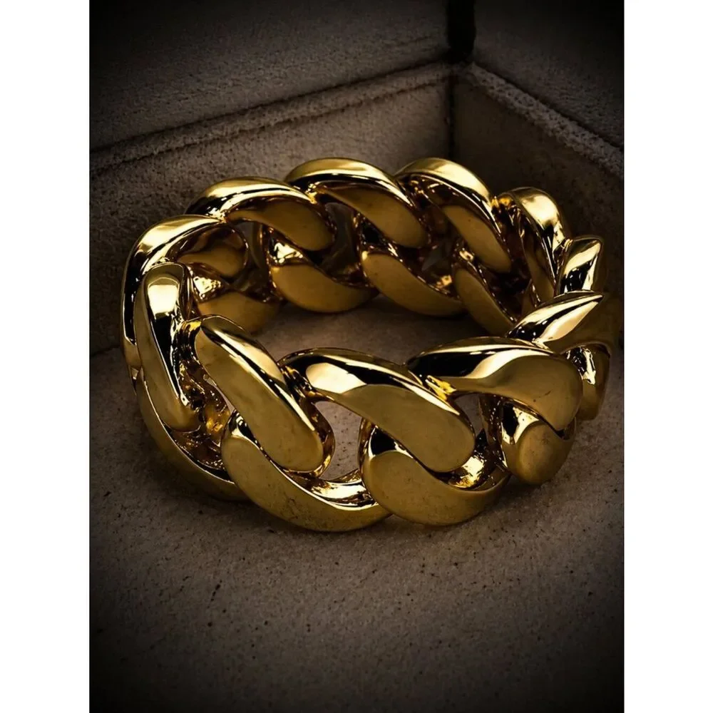 Cuban Link Ring in Yellow Gold